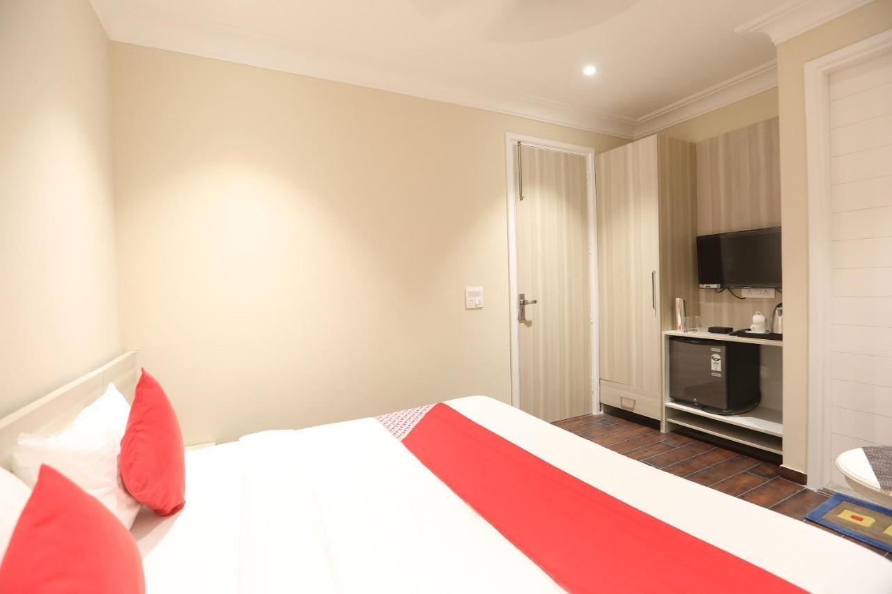 Oyo 43009 The Palm Green Hotel Indraprast Luaran gambar