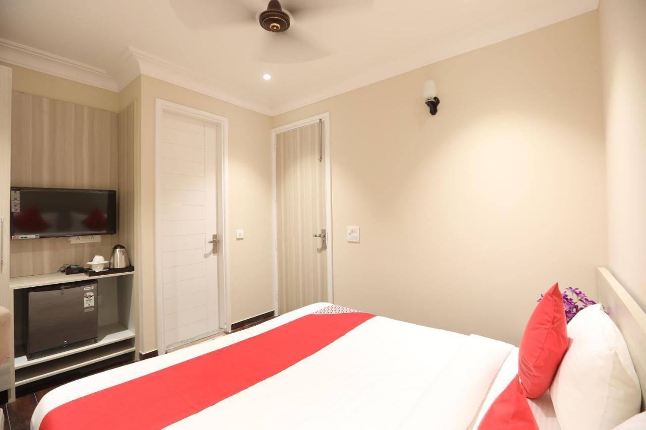 Oyo 43009 The Palm Green Hotel Indraprast Luaran gambar