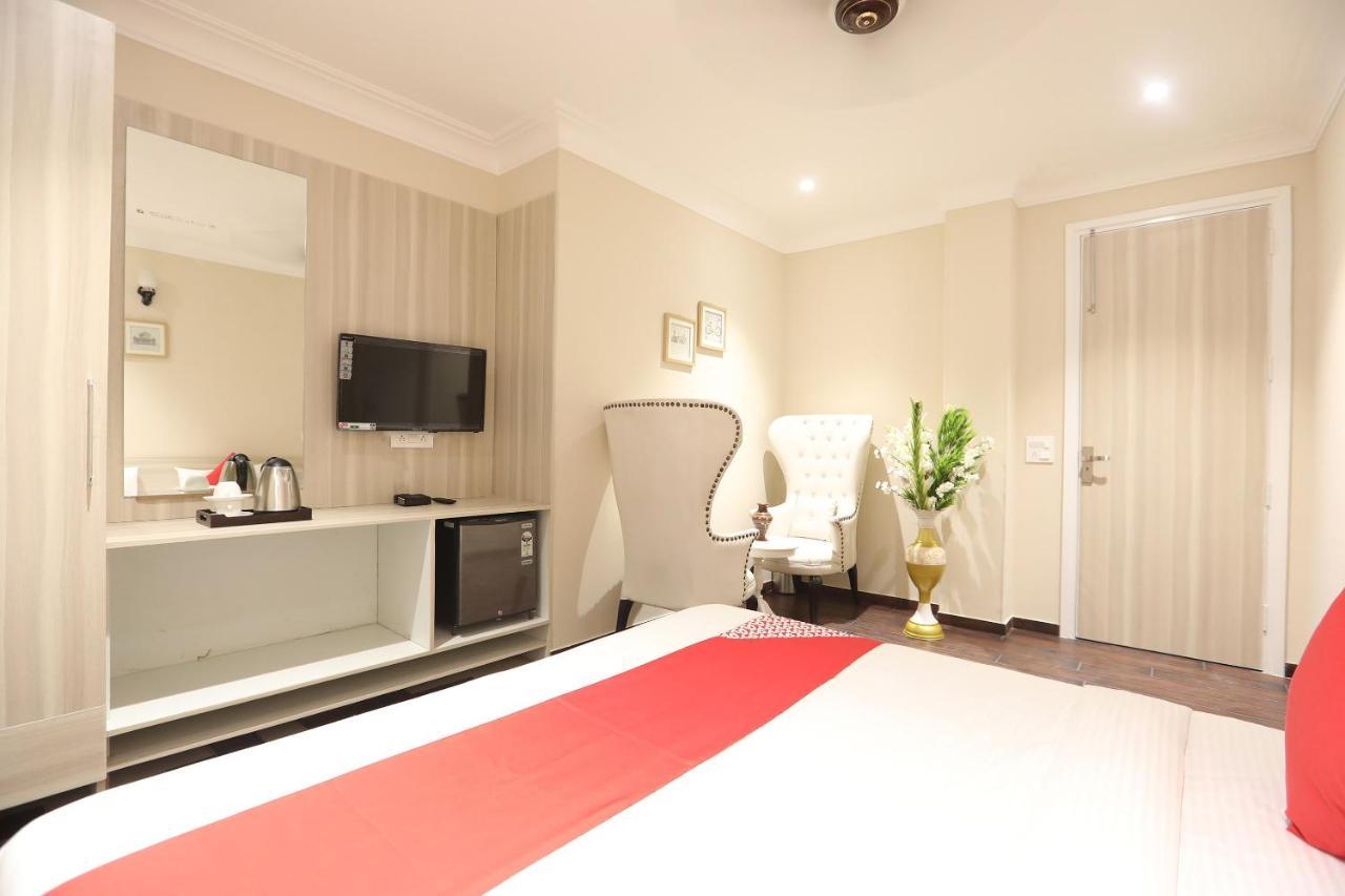 Oyo 43009 The Palm Green Hotel Indraprast Luaran gambar