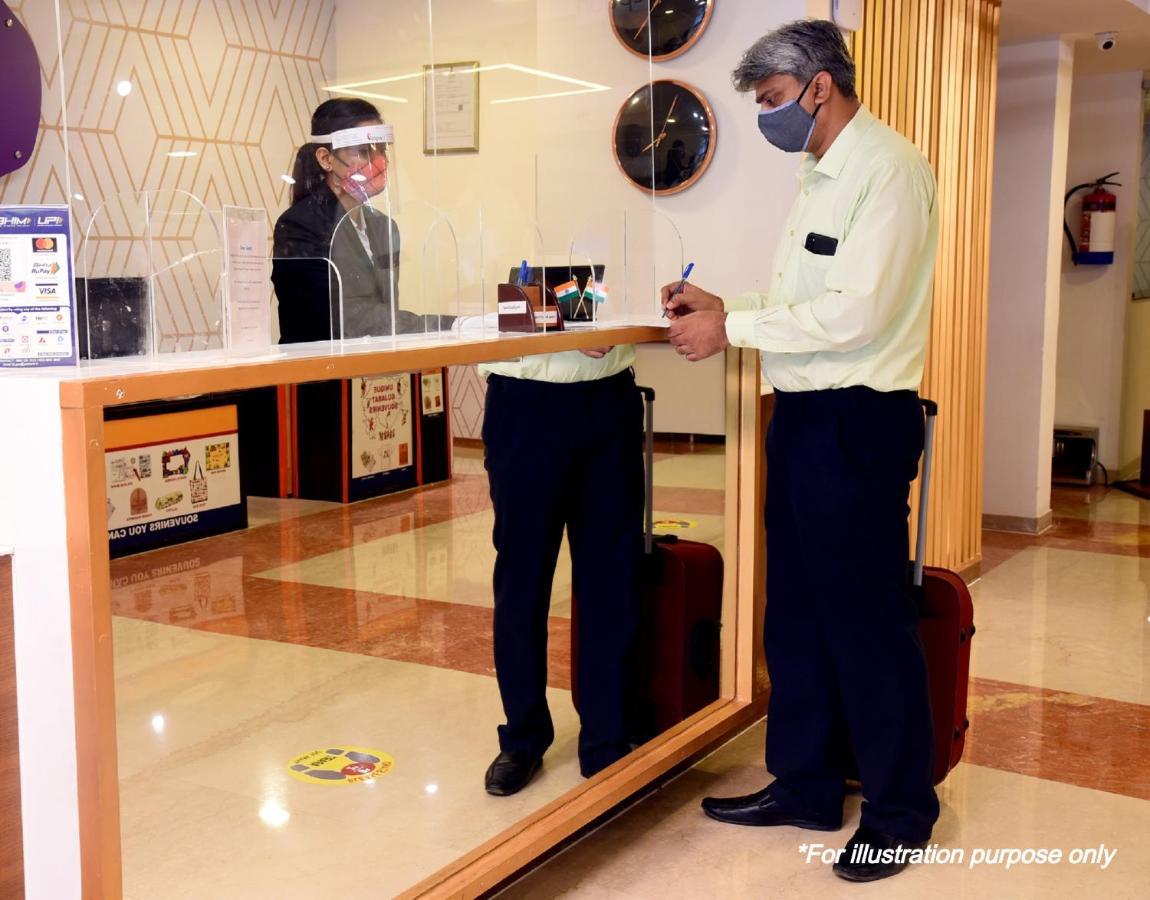 Oyo 43009 The Palm Green Hotel Indraprast Luaran gambar